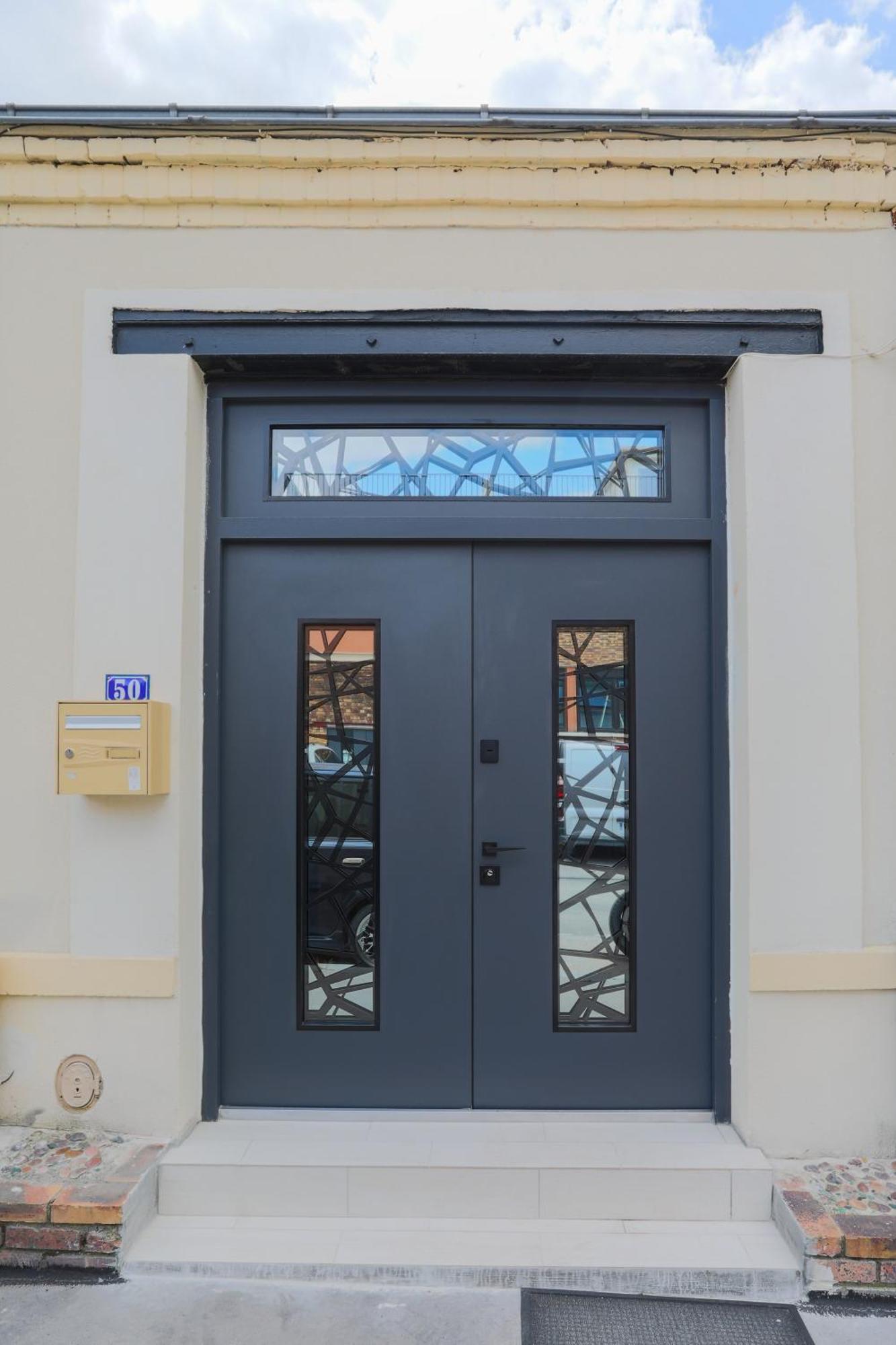 Paris East Side Lodge Пантен Екстериор снимка