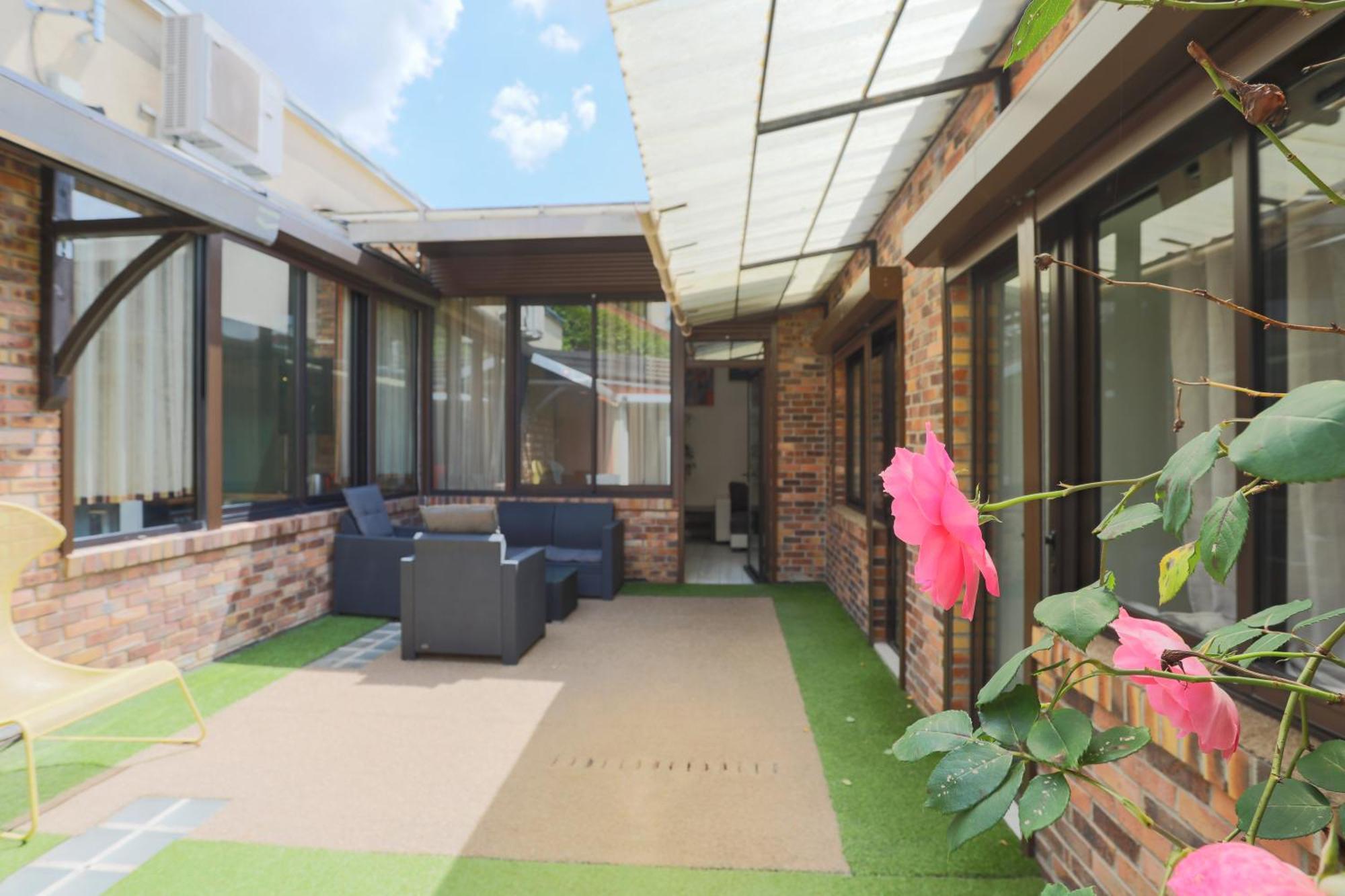 Paris East Side Lodge Пантен Екстериор снимка