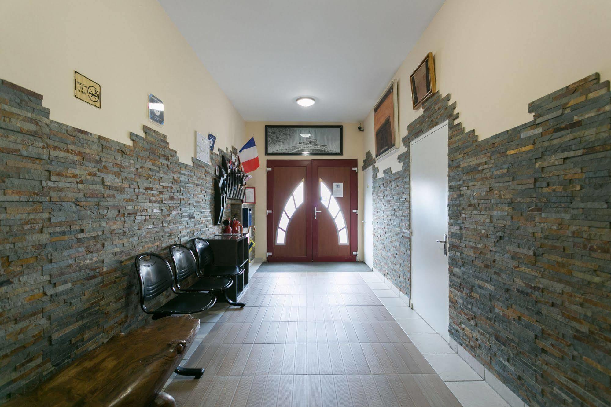 Paris East Side Lodge Пантен Екстериор снимка