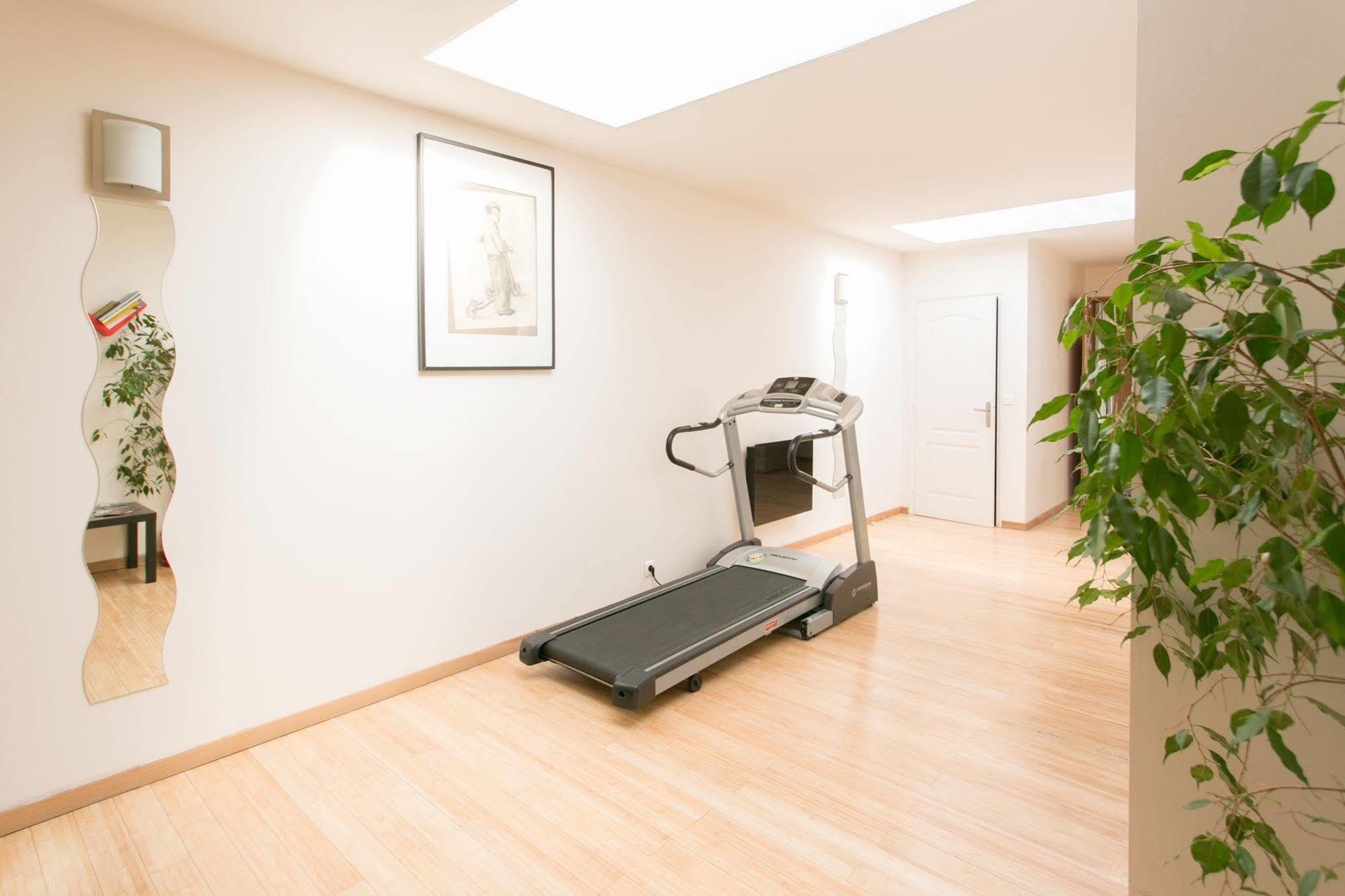 Paris East Side Lodge Пантен Екстериор снимка